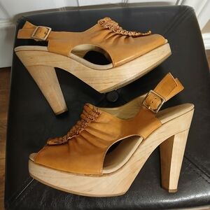 🖤LOEFFLER RANDALL Stylish Tan Women's Heeled Sandals - SIZE 9B